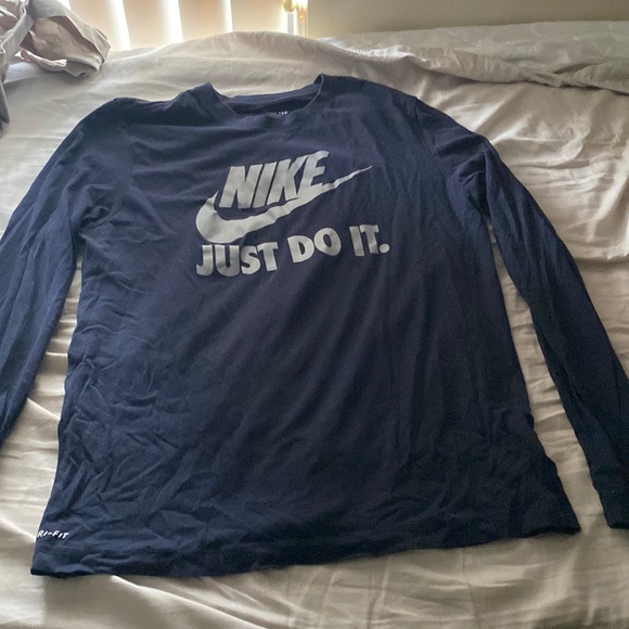 Navy Blue long sleeve nike T-shirt - Picture 1 of 1